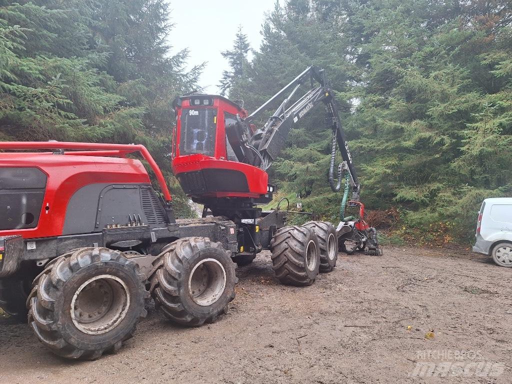 Komatsu 901 XC Harvesterji
