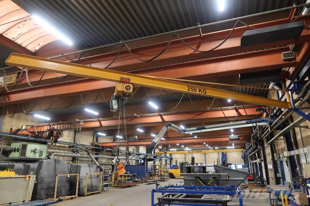 VÆGSVINGKRAN 250 KG Vitle, dvigala in gradbeni dvižni sistemi