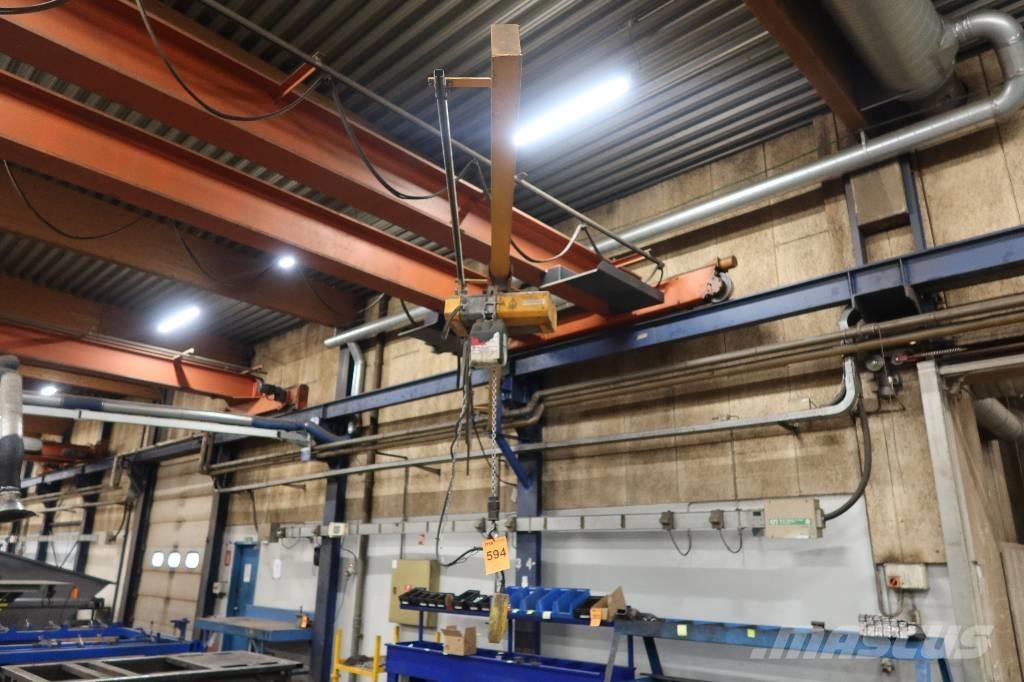 VÆGSVINGKRAN 250 KG Vitle, dvigala in gradbeni dvižni sistemi