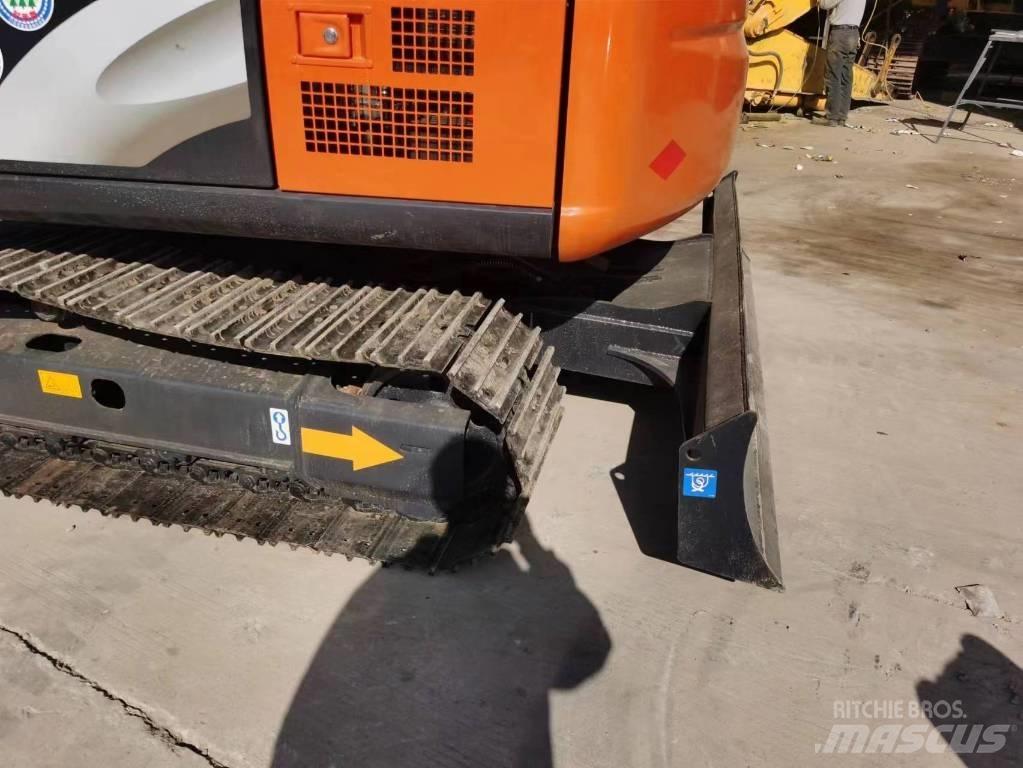 Hitachi ZX 70 Mini bagri <7t