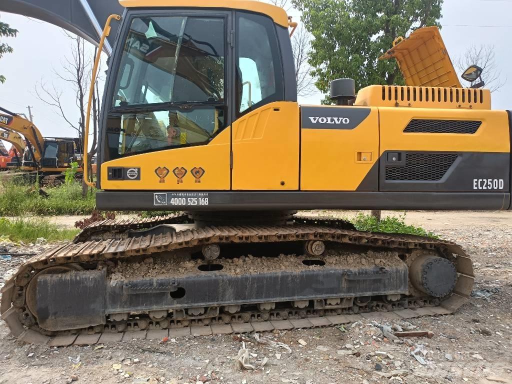 Volvo EC250D Bagri goseničarji