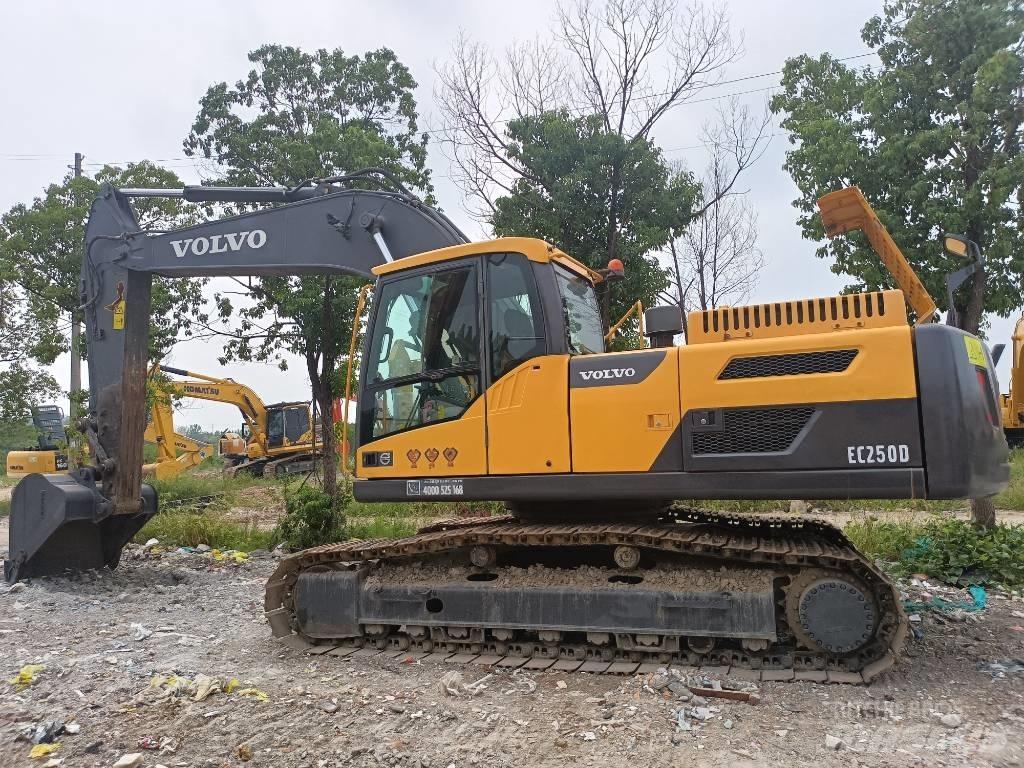 Volvo EC250D Bagri goseničarji