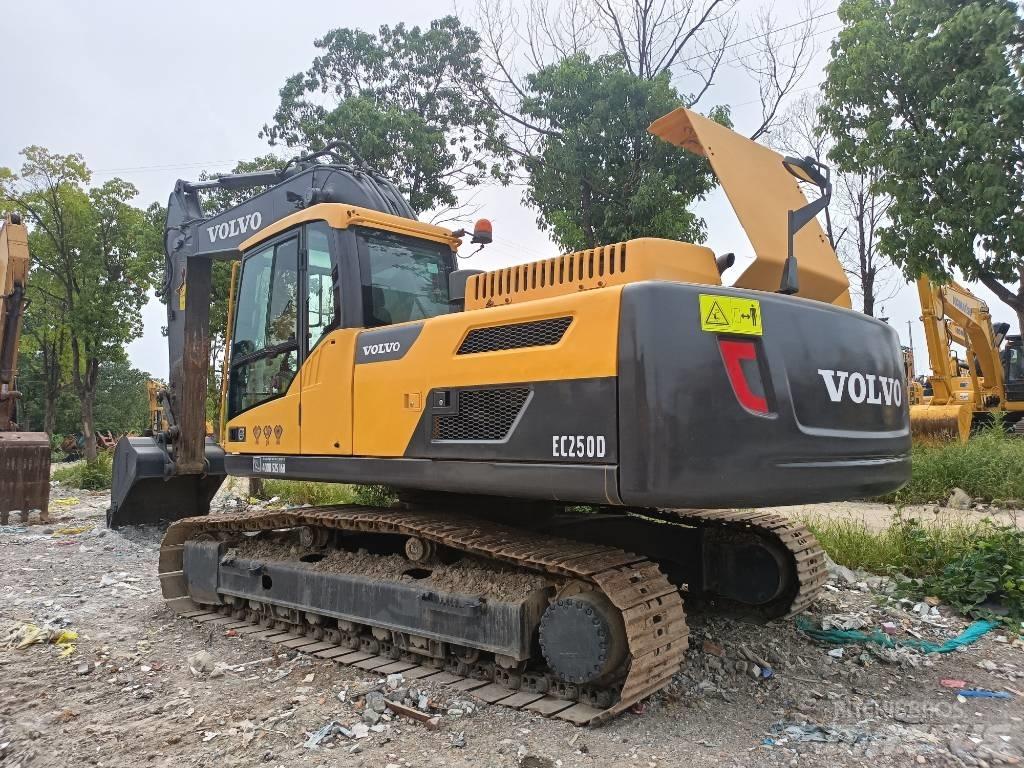 Volvo EC250D Bagri goseničarji