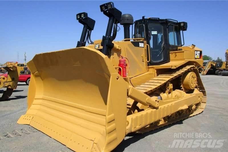 CAT D8R Buldožerji goseničarji