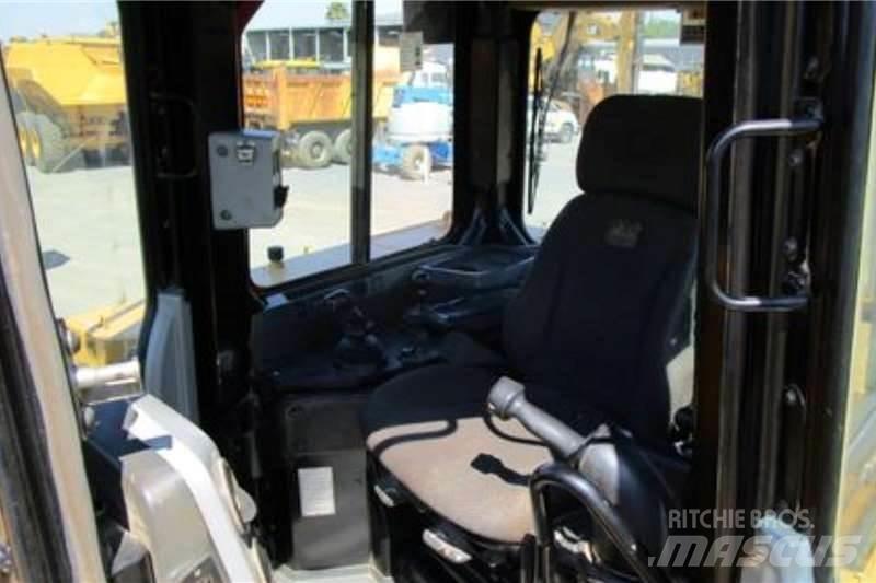 CAT D8R Buldožerji goseničarji