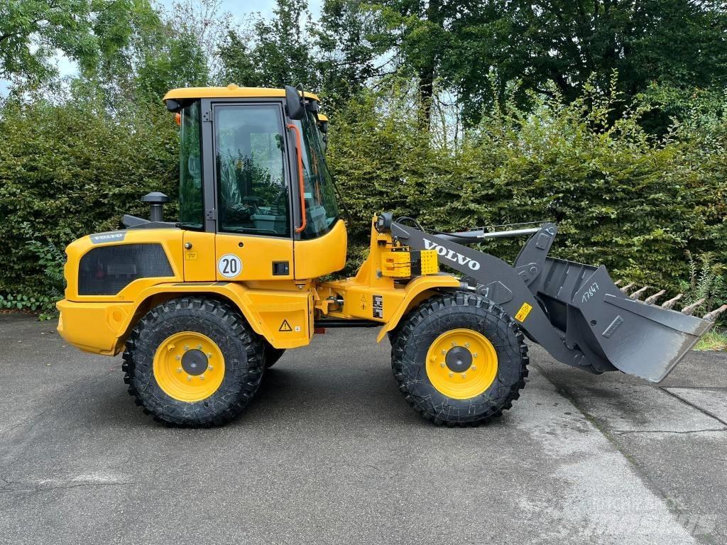 Volvo L 30 H Kolesni nakladalci