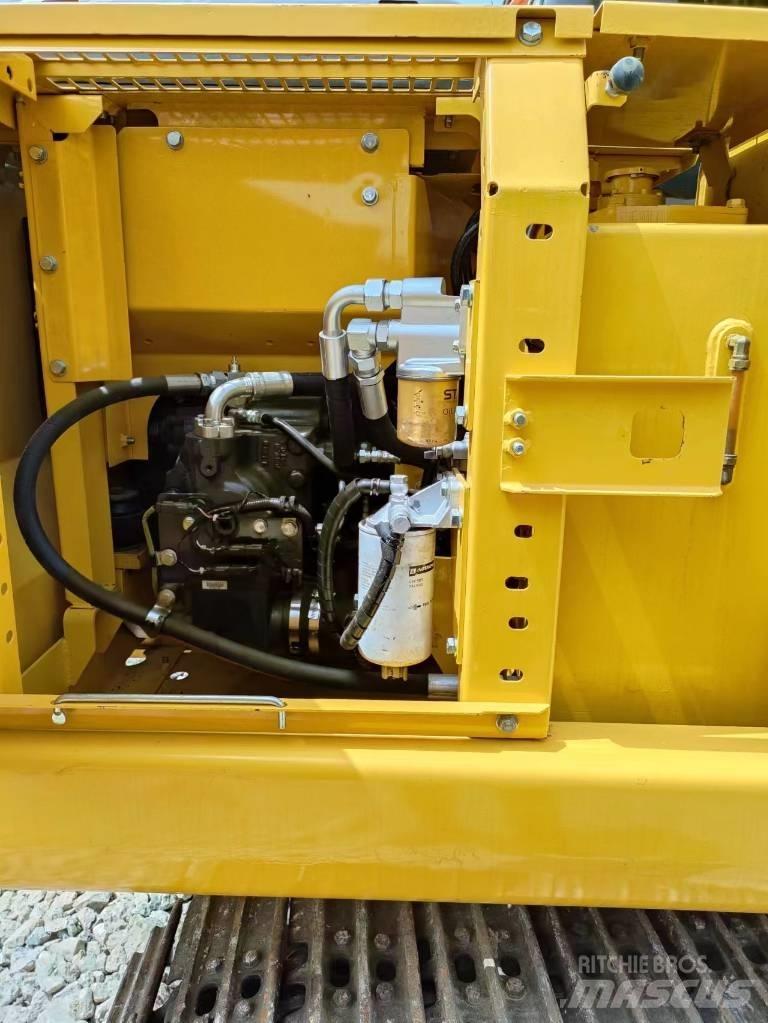 Komatsu PC 110 Midi bagri 7t – 12t
