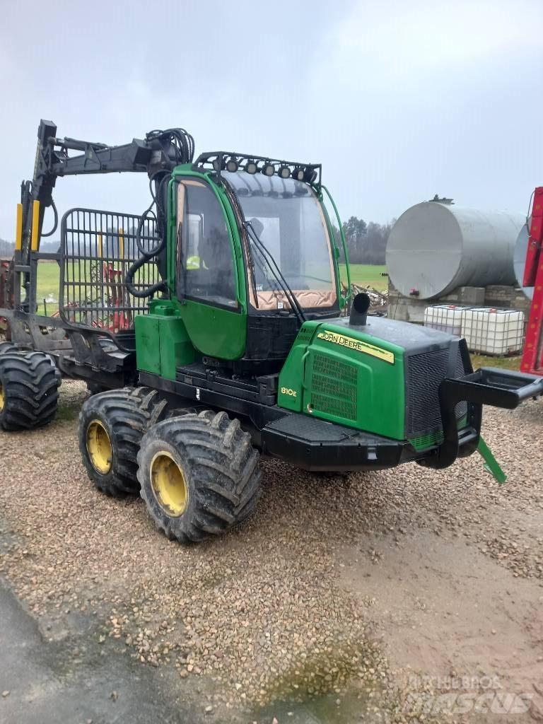 John Deere 810E Forwarderji