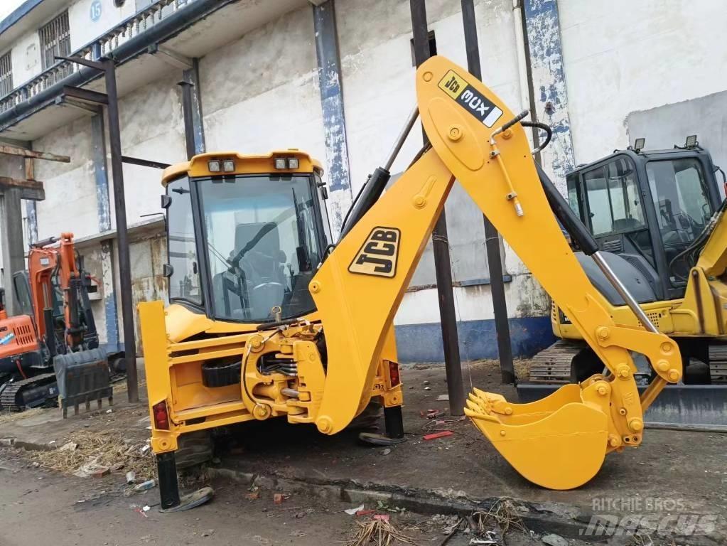 JCB 3 CX Bagri na kolesih