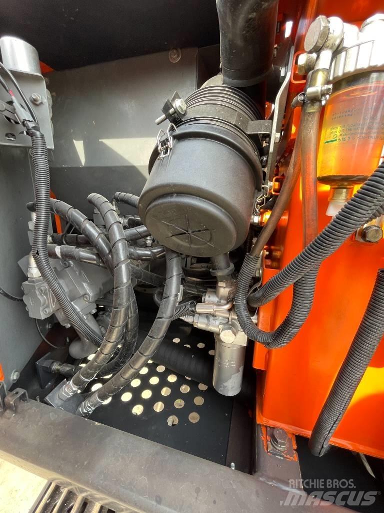 Hitachi Zaxis 70 Bagri goseničarji