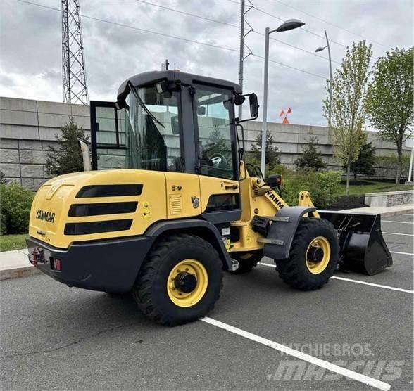 Yanmar V8 Kolesni nakladalci