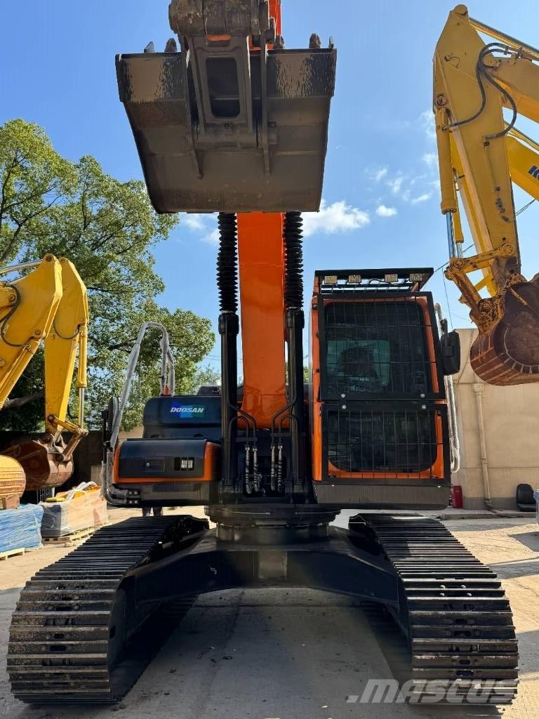 Doosan DX 225 Bagri goseničarji