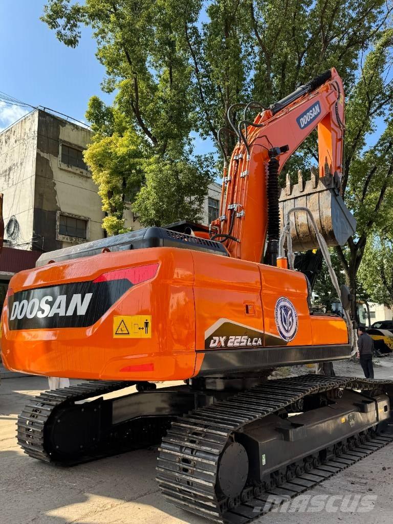 Doosan DX 225 Bagri goseničarji