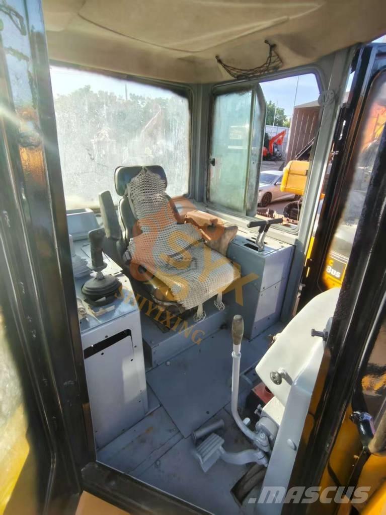 CAT D6G Buldožerji goseničarji