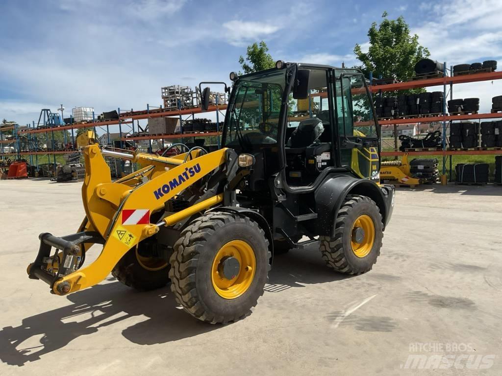 Komatsu WA80M-8 Kolesni nakladalci