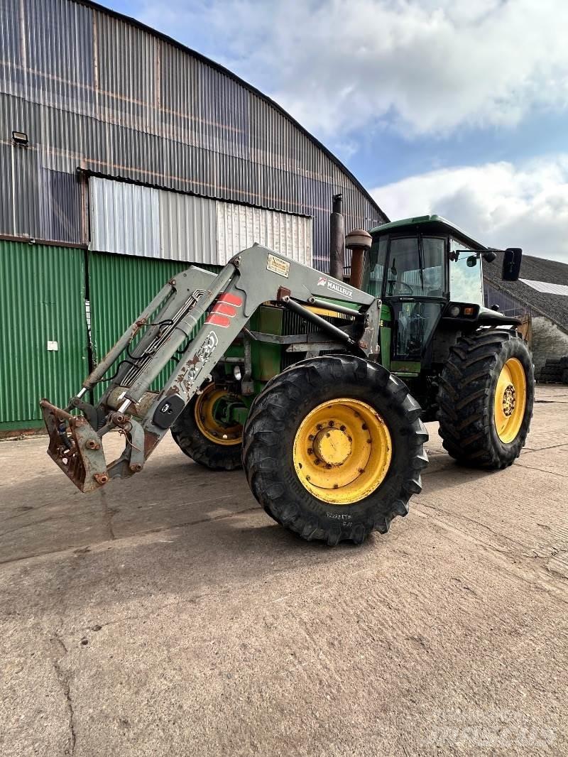 John Deere 4055 Traktorji