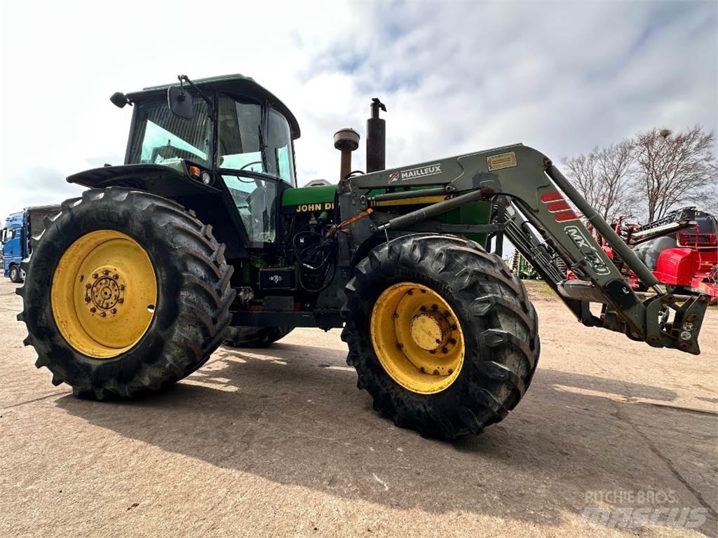 John Deere 4055 Traktorji