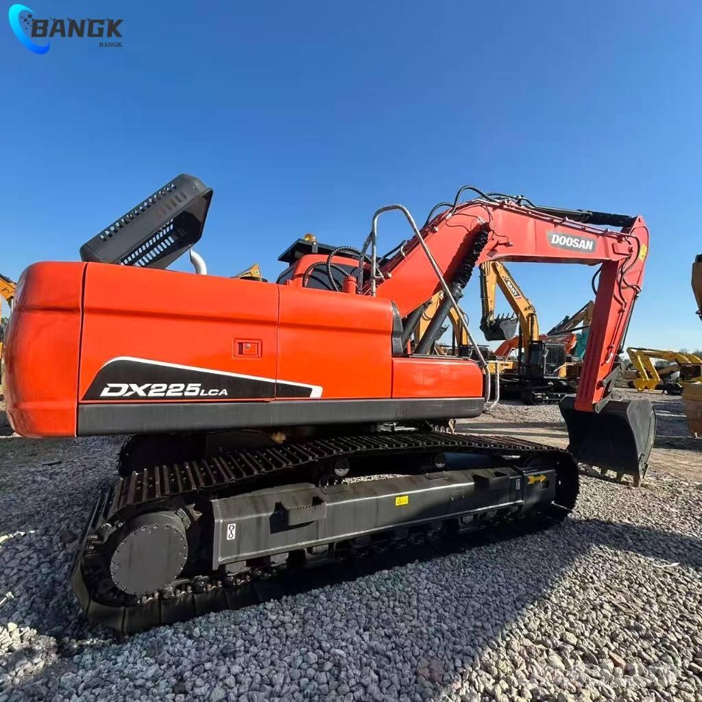 Doosan DX 225 LCA Bagri goseničarji