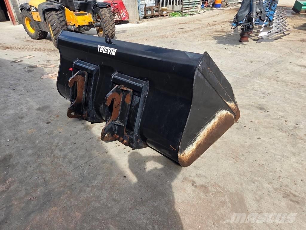 JLG 2450 / 2400 Priključki za čelni nakladalec
