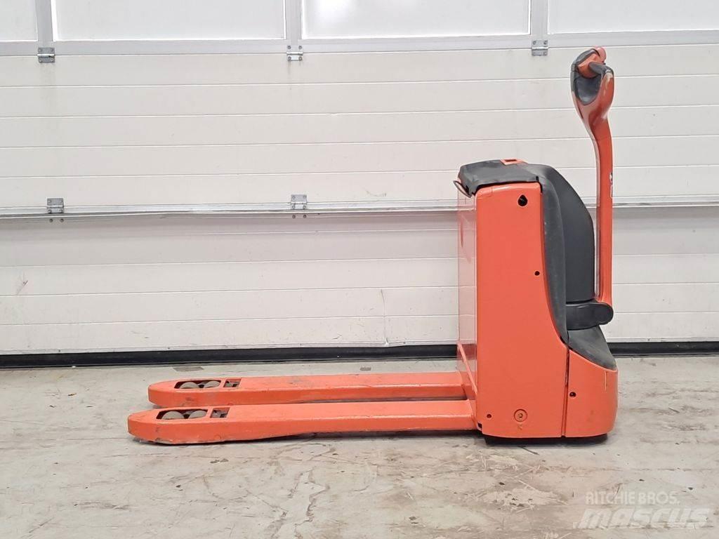 Linde T16 Električni nizko dvižni viličar