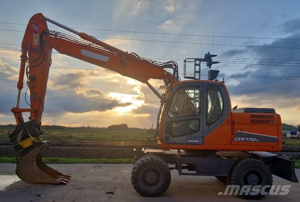 Doosan DX 170 W Bagri na kolesih