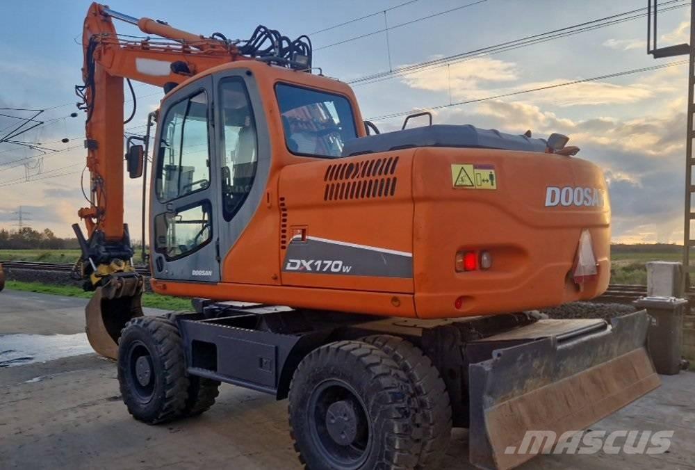 Doosan DX 170 W Bagri na kolesih