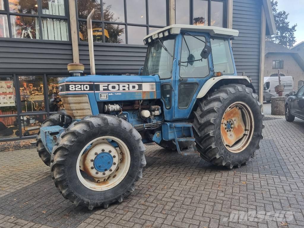 Ford 8210 Traktorji