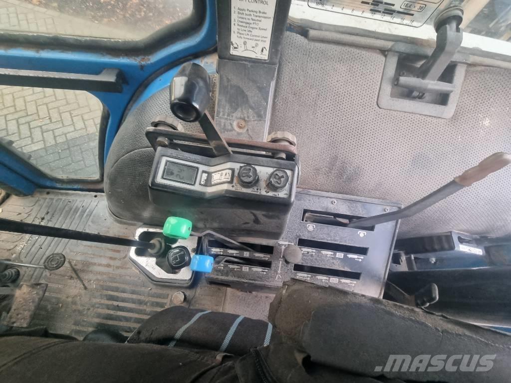 Ford 8210 Traktorji