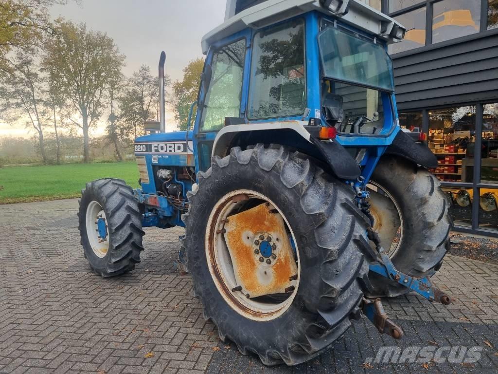Ford 8210 Traktorji