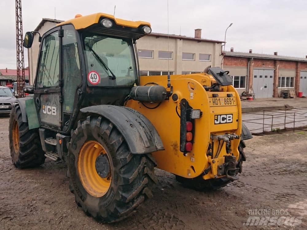 JCB 541-70 Kmetijski teleskopski nakladalci