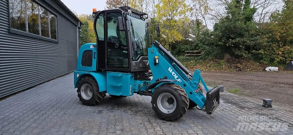 Wolf R906 Kolesni nakladalci