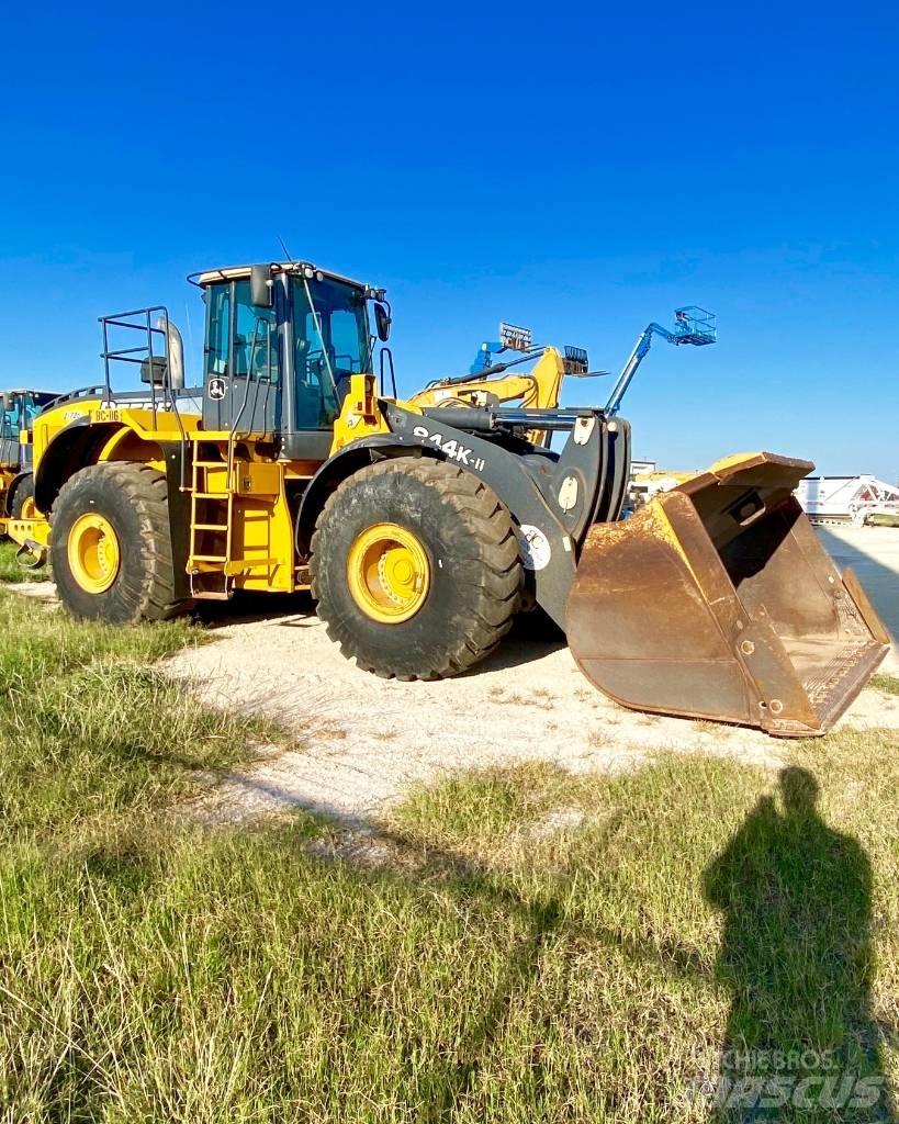 John Deere 844K Kolesni nakladalci