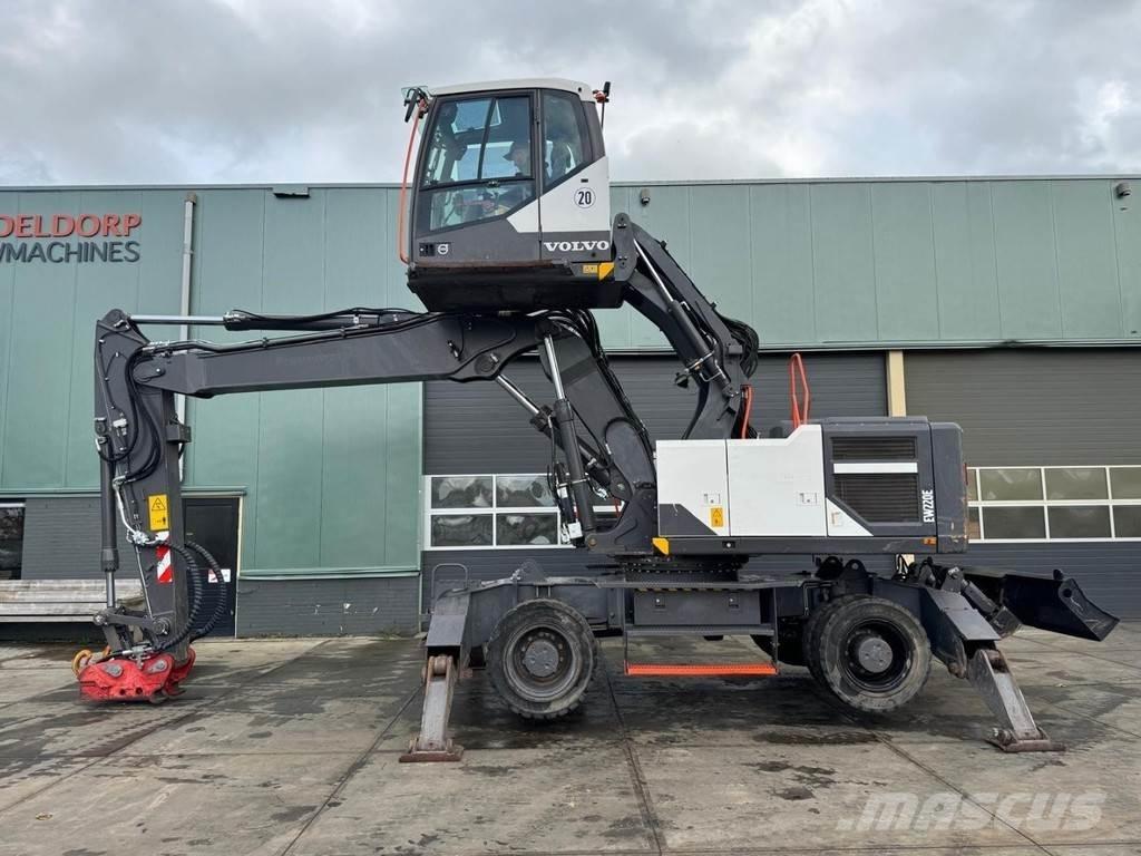 Volvo EW220 E Bagri za prekladanje primarnih/sekundarnih surovin