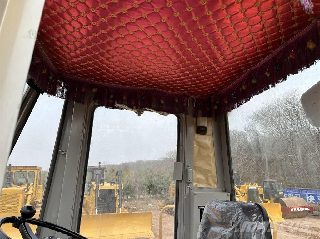 CAT 966C Kolesni nakladalci