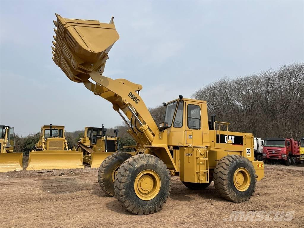 CAT 966C Kolesni nakladalci