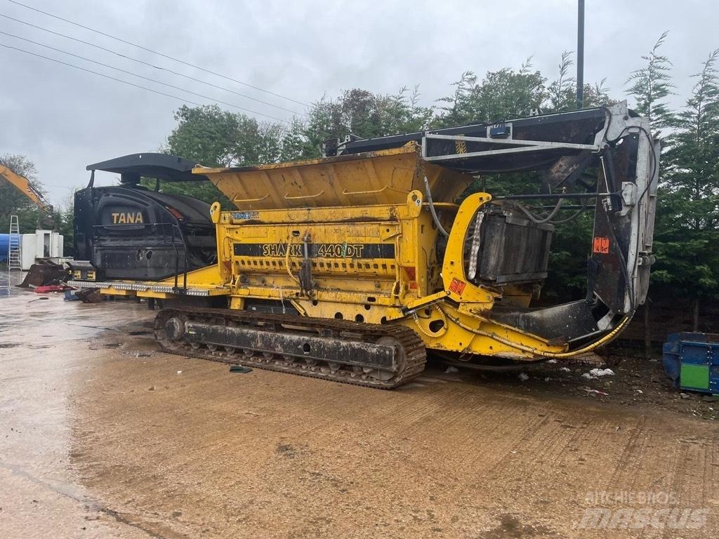 Tana 440 D Stroji za razrez odpada