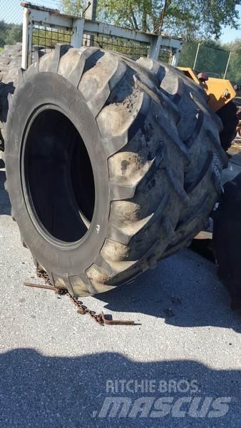  Pneus 16.9R30 Gume, kolesa in platišča