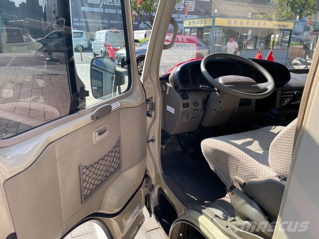 Toyota Coaster Bus Mini avtobusi