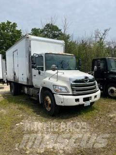 Hino 338 Tovornjaki zabojniki