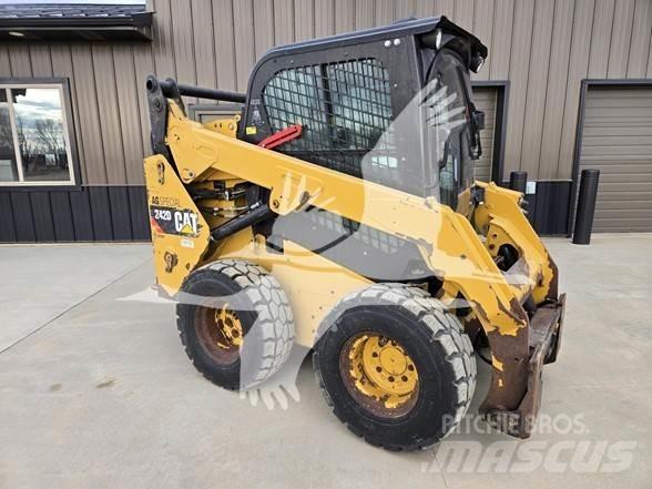 CAT 242D Skid steer mini nakladalci