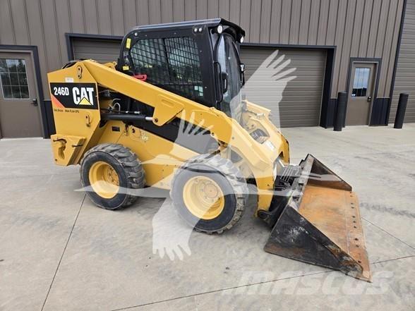 CAT 246D Skid steer mini nakladalci