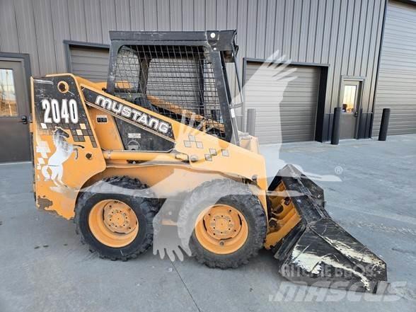 Mustang 2040 Skid steer mini nakladalci