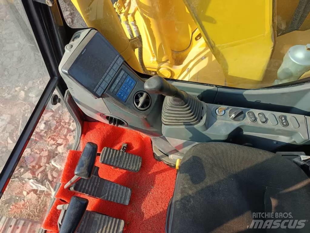 Komatsu PC138US Bagri goseničarji