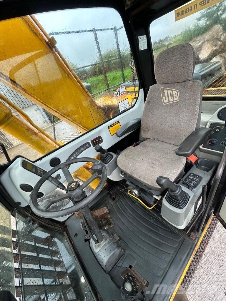 JCB JS 130 W Bagri na kolesih