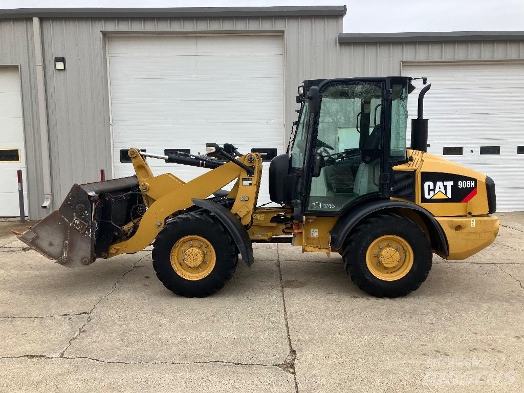 CAT 906 H Kolesni nakladalci