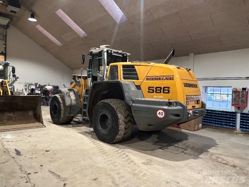 Liebherr L 586 Kolesni nakladalci