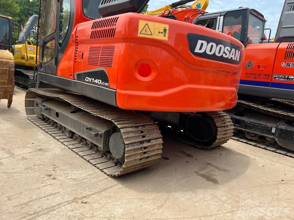 Doosan DX140 Bagri goseničarji