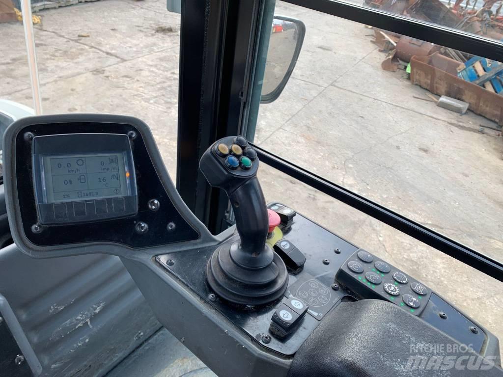 CAT CB 7 Dvojni valjarji