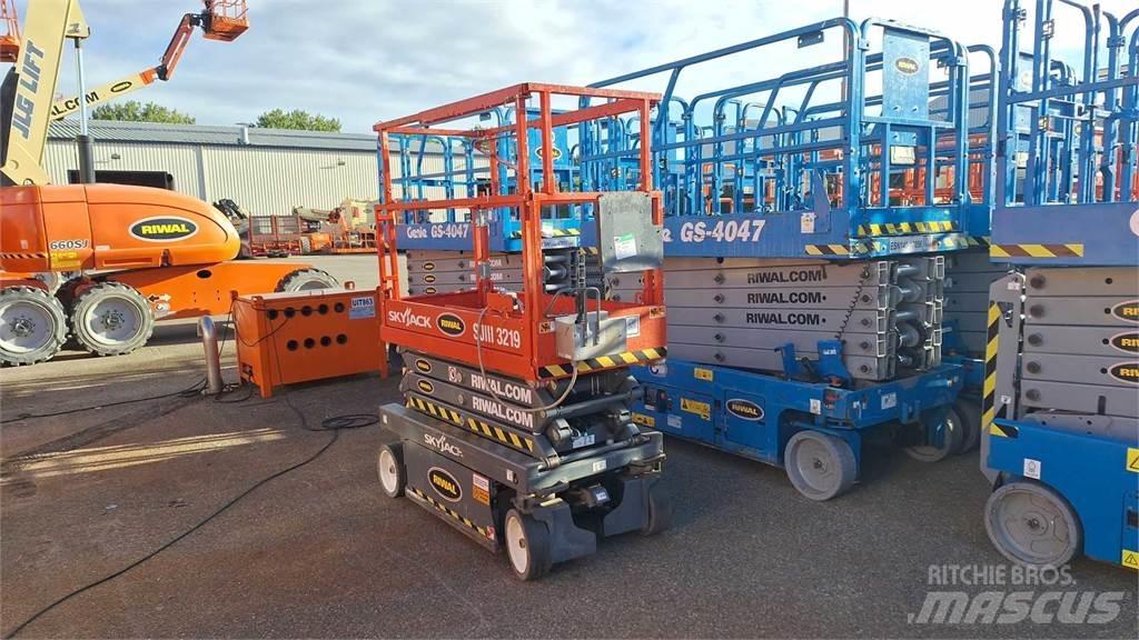 SkyJack SJIII3219 Škarjaste dvižne ploščadi