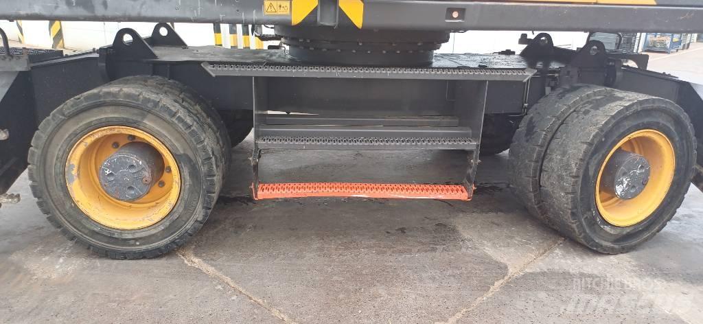Volvo EW 240 E Bagri na kolesih